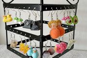Earring stand plus earrings C