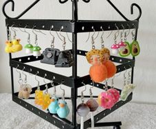 Earring stand plus earrings C