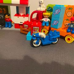 lego duplo pizza and truck