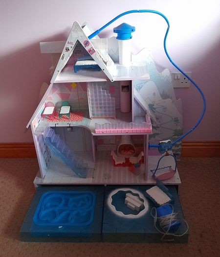 L.O.L Surprise! Winter Disco Chalet Doll House