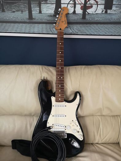 Fender Roland Ready Strat.
