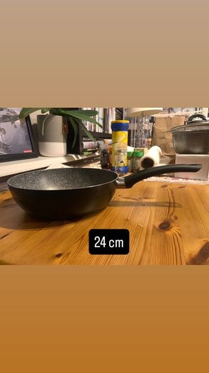 Frying pans and pot