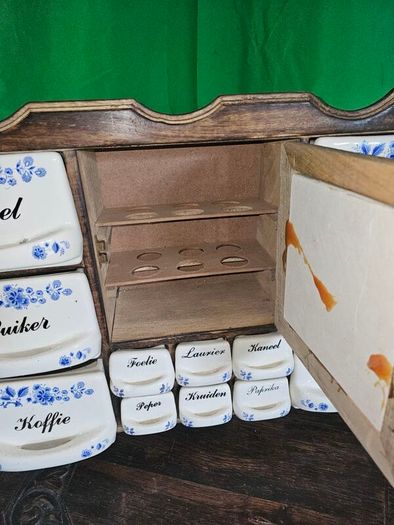 Spice wall mounted rack retro Dutch
