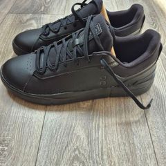 ON Roger The Advantage Mens Trainers