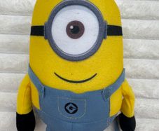 Plush Minion Stuart Despicable Me approx. 22cm. Smiling Damaged Suit Used Please see photos