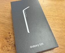 Samsung Galaxy S25 128gb - Brand New