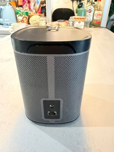 Sonos Play:1 black speaker (please read)