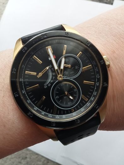 Tommy Hilfiger Men's Black Silicone Strap Watch