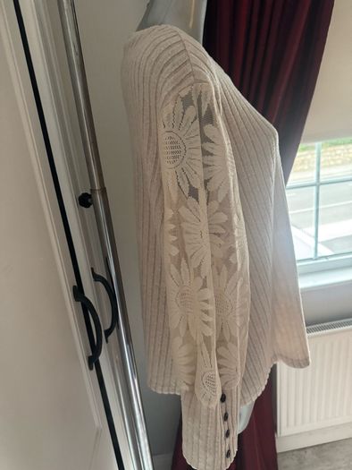 Beige lace sleeves Shein blouse size 2XL UK20 EU48 Postage included