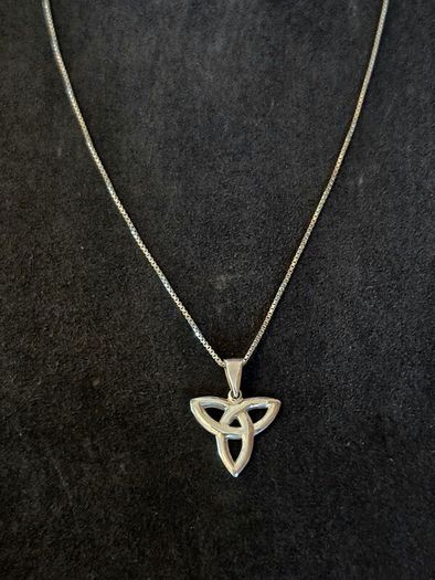 925 Sterling Silver Celtic Trinity Knot Necklace