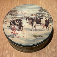 Vintage Round Biscuit / Cake Tin