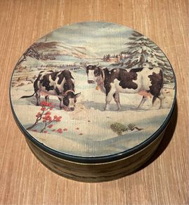 Vintage Round Biscuit / Cake Tin