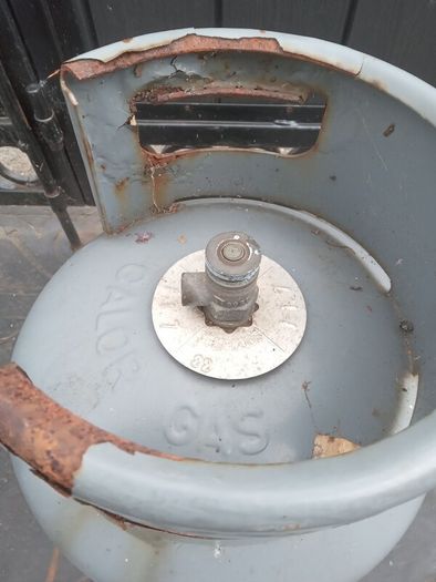 Patio gas bottle (full)