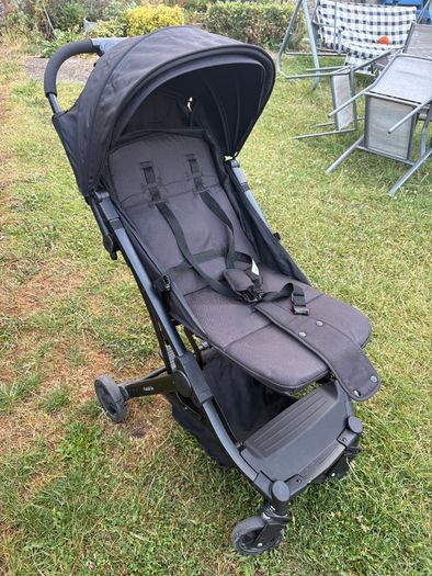 Travel stroller