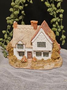 VINTAGE Collectible Lilliput Lane "Pargetters Retreat" Cottage 1988