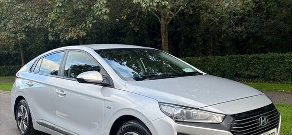 Hyundai ionic NCT 06/2028 . 64mpg very economical