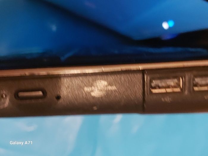 Compaq Presario CQ60-218EA 15.6 Laptop, AMD Semprom SI-42 2.1GHz, Windows Vista, 2GB Ram, 500GB HDD in Excellent condition, a True Blast from the Past