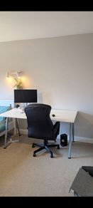 Height adjustable sitting desk