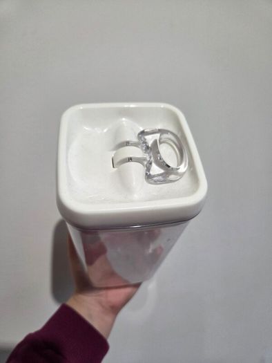 Food container