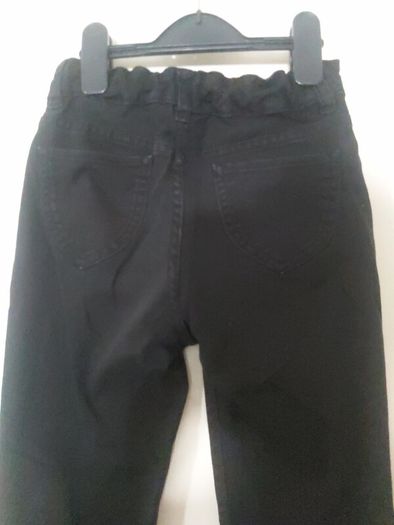 Black trousers