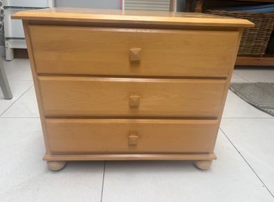 Classic Light Wood 3-Drawer Chest / Nightstand