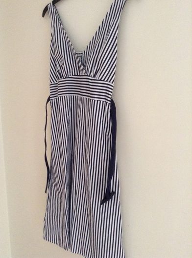 Villa dress size 8/10 NEW