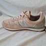 new balance 720 Size 4.5 eu 37 pink suade in good condition Image 7