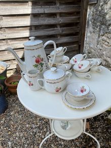 Cups & saucers - vintage china