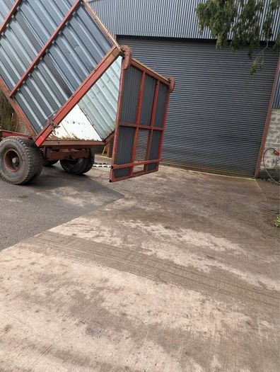 14x7.6 Armstrong silage trailer