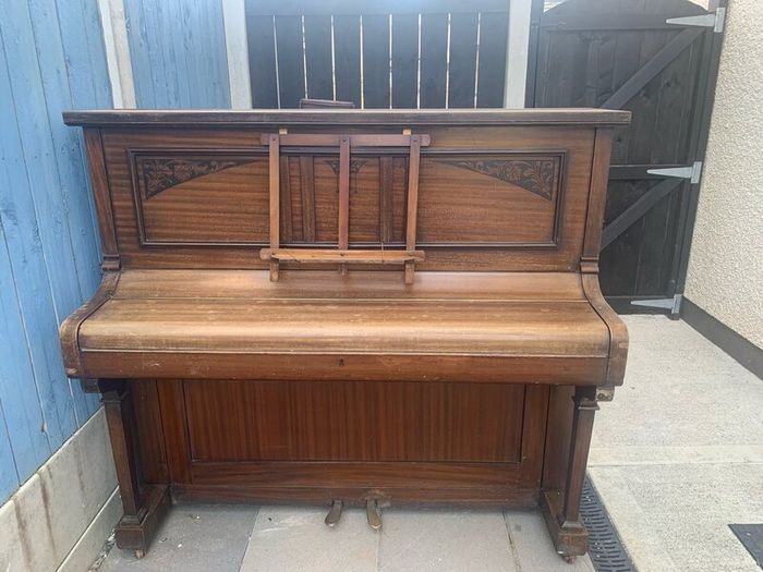 Free old piano