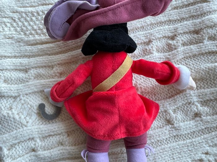 Disney Junior Jake & The Neverland Pirates Captain Hook Plush Soft Posh Paws Used Please look at the pictures