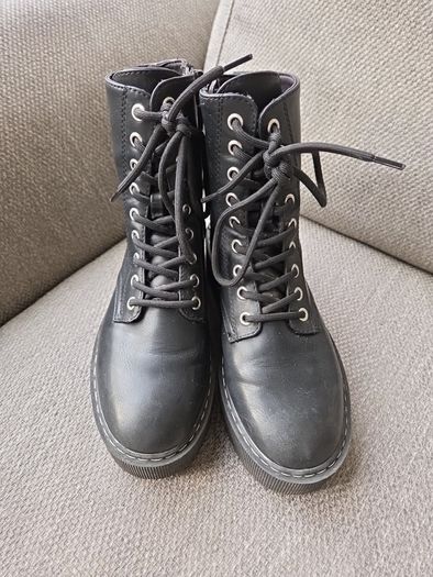 H&M black boots uk4