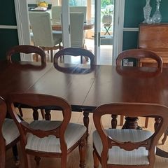 Mahogany Wood Dining Table