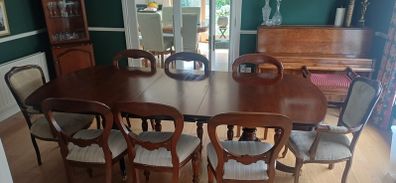 Mahogany Wood Dining Table