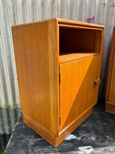 Pair of Midcentury retro vintage Oak Bedsides by Meredew c.1960s