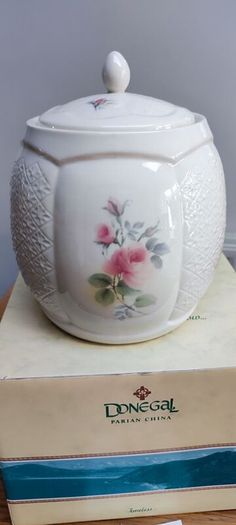 Donegal Parian Irish Rose Biscuit Barrel