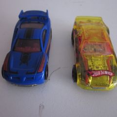 Hot Wheels Spider Man and Stockar Horse Play cars