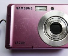 Samsung ES17 12.2MP Digital Camera - Tested & Working +SD Card