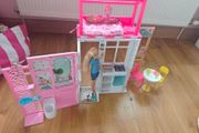 Barbie and portable house