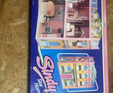 Sindy Star Home. Dollhouse