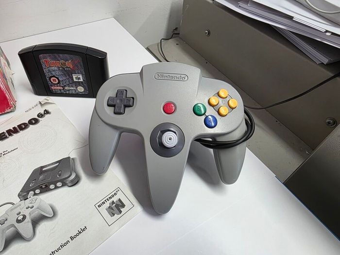 Nintendo 64 Boxed Console + Game