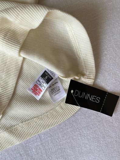 Brand new Girl's Cream Ribbon Top | Diamond buttons | Size 6yrs