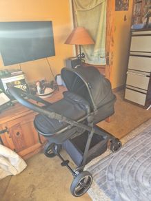 Black Babylo Origin i-Size by Babylo 2-in-1 Travel System. Pram and Rain Cover.