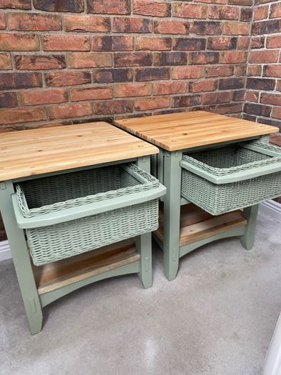 Bedside lockers / tables / lamp tables