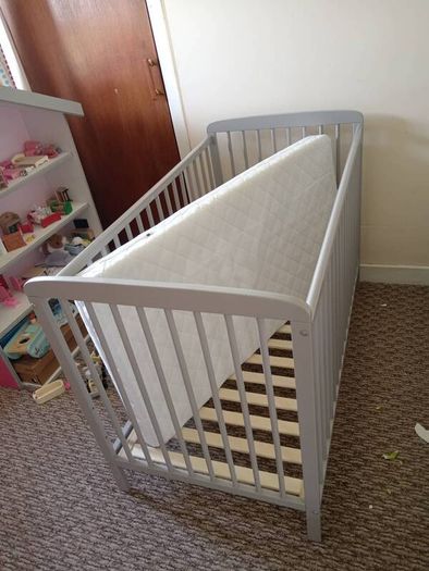free cot