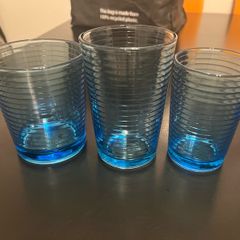 Blue glasses and plates