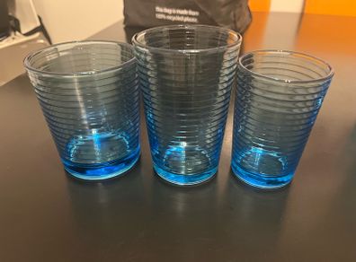 Blue glasses and plates