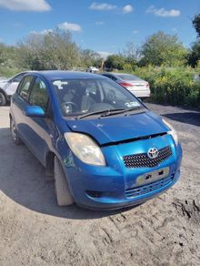 Breaking Toyota Yaris 2008 petrol
