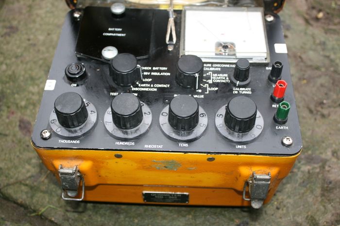 Ohmmeter 18B/095 (the battery should be replaced)