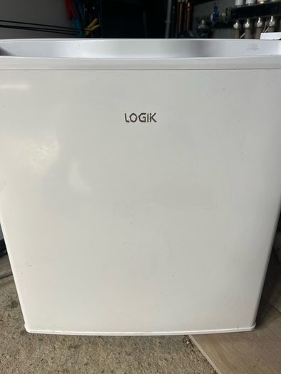 counter top fridge
